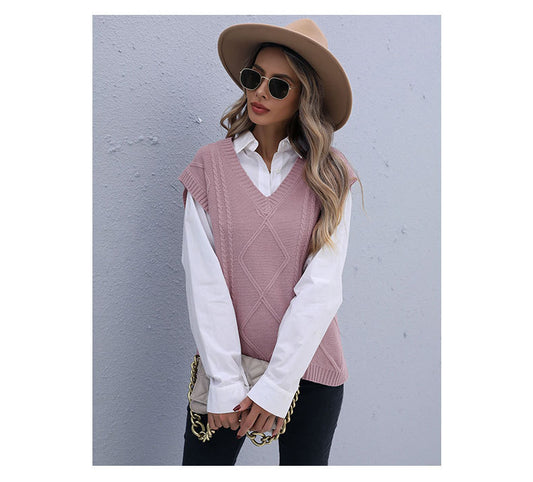 Early Autumn Women Wear Sleeveless Twist Solid Color Knitted Vest for Women - Iyanka