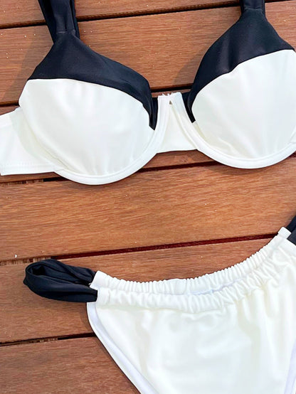 Sexy Halter Bikini Split Swimsuit Solid Color Stitching Swimwear - Iyanka