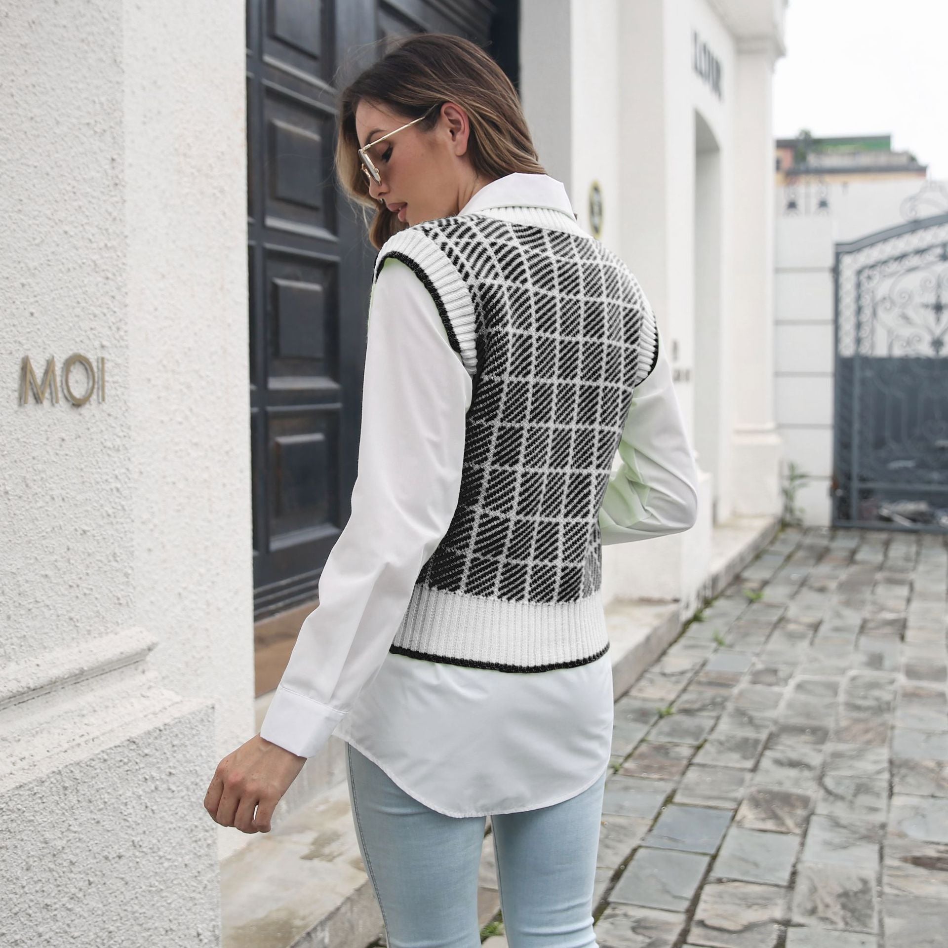 Plaid V-neck Vest Sweater Women Vest Outer Wear Inner Wear Autumn Winter Striped Knitwear Sweater - Iyanka